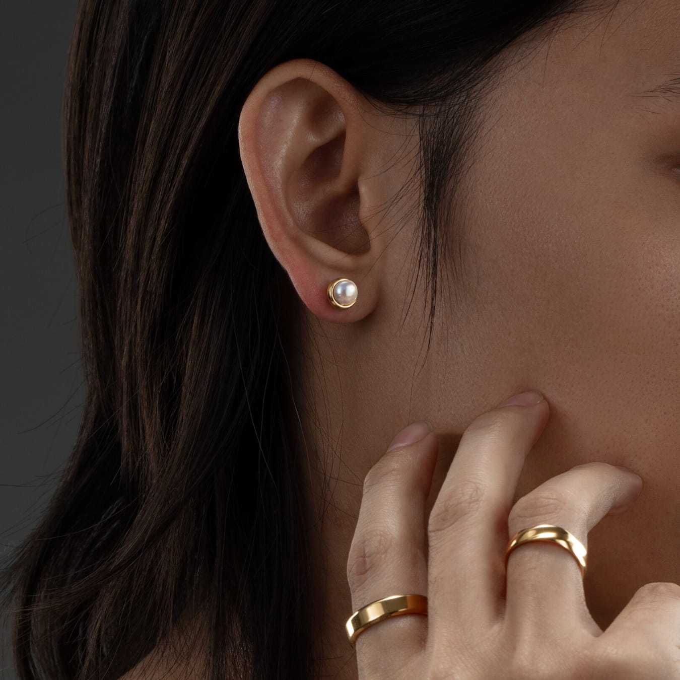 Classic Pearl Studs